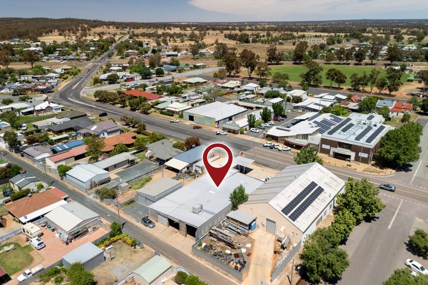Click to view all images 233 Hoskins Street Temora NSW 2666 - Image 1