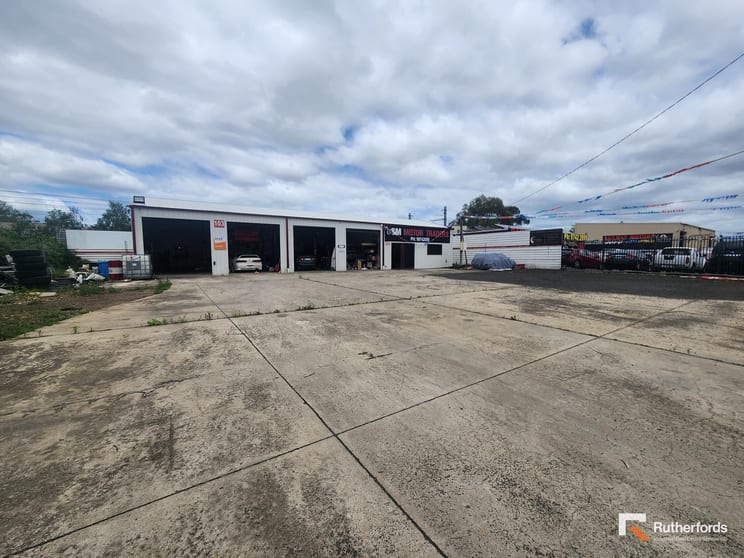 Click to view all images 103-105 Railway Avenue Werribee VIC 3030 - Image 2