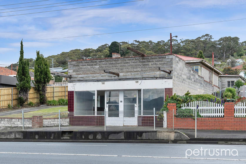 Click to view all images 154 East Derwent Highway Lindisfarne TAS 7015 - Image 3