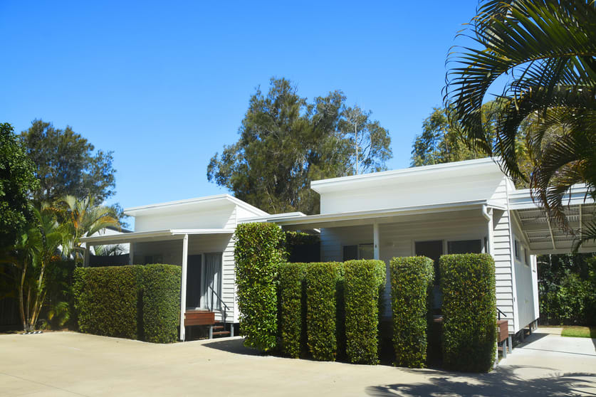 Click to view all images 545 Esplanade Urangan QLD 4655 - Image 2