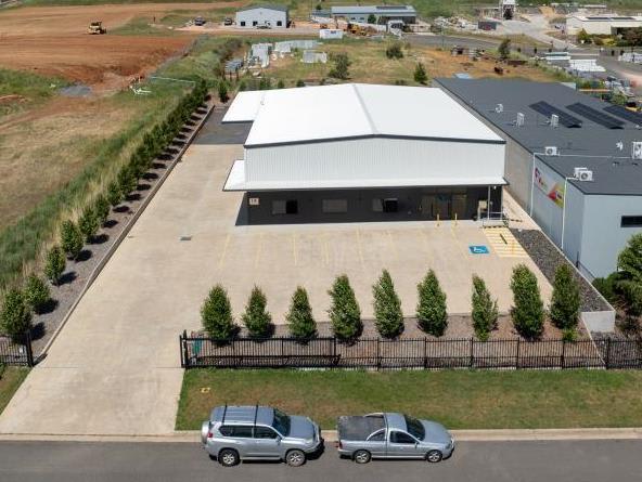 14 Elwin Drive Orange NSW 2800 - Image 1
