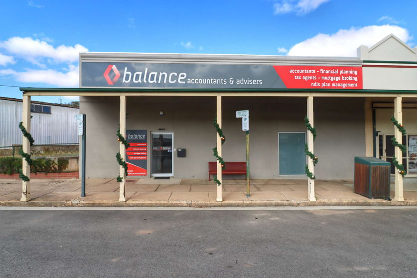 139 Burrangong Street Grenfell NSW 2810 - Image 2