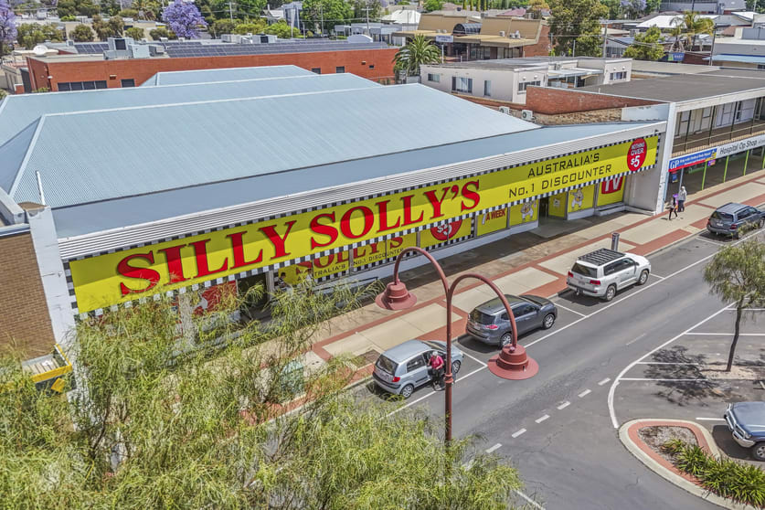 Click to view all images 19-25 & 27-29 McCrae Street & 213 Beveridge Street Swan Hill VIC 3585 - Image 1