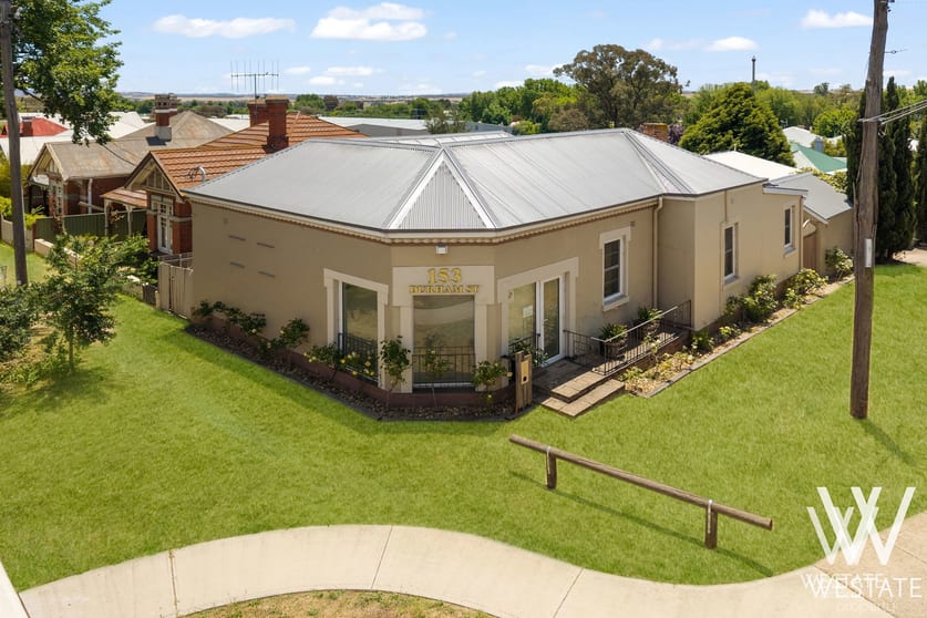 Click to view all images 153 Durham Street Bathurst NSW 2795 - Image 1
