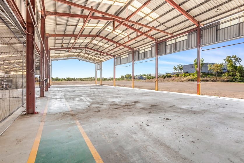 Click to view all images Unit/393-409 McLaughlin Street Parkhurst QLD 4702 - Image 2
