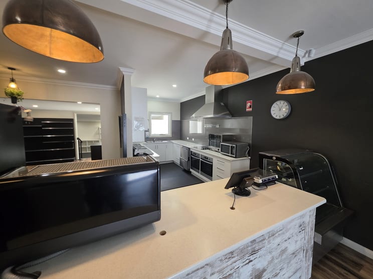 Click to view all images 15 Hopkinson Street South Burnie TAS 7320 - Image 3