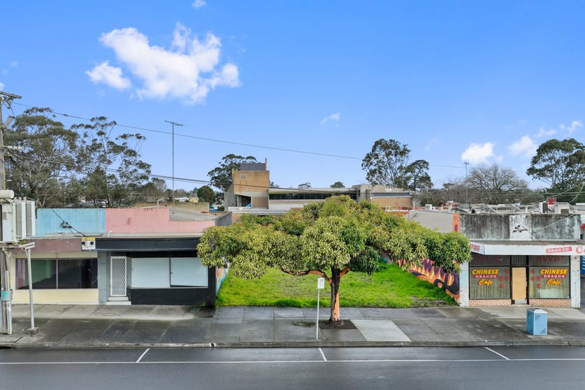 Click to view all images 2, 4-6, 8 Fowler Street Moe VIC 3825 - Image 3