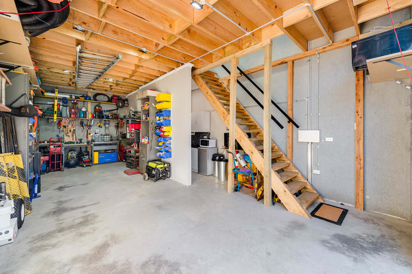 Click to view all images 25 Rosie Place Altona VIC 3018 - Image 2
