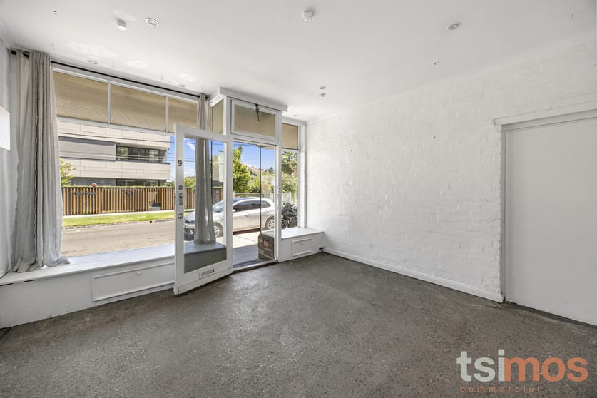 Click to view all images 9 Railway Crescent Hampton VIC 3188 - Image 3