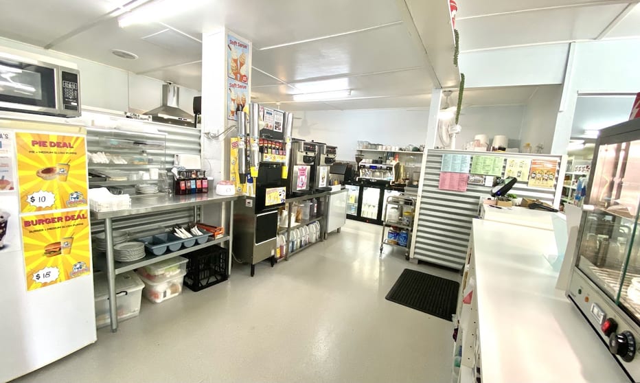 Click to view all images 82 Main Street Augathella QLD 4477 - Image 1