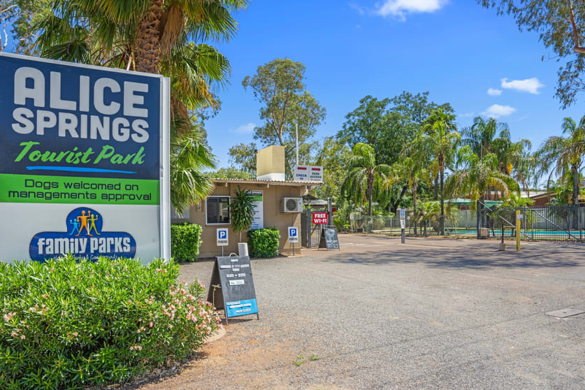 Click to view all images Araluen NT 0870 - Image 2
