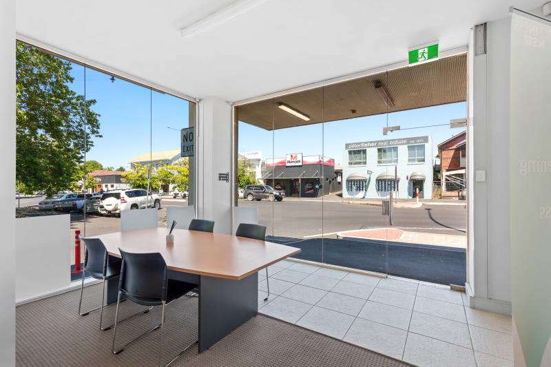 COMMERCIAL INVESTMENT PROPERTY/24 Sale Street Orange NSW 2800 - Image 3