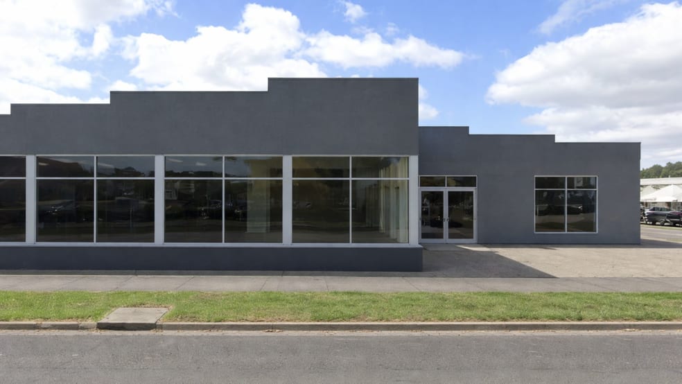 4 Peace Avenue Warragul VIC 3820 - Image 1