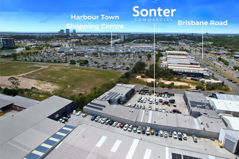 Click to view all images Unit 7 8 Centre View Drive Biggera Waters QLD 4216 - Image 1