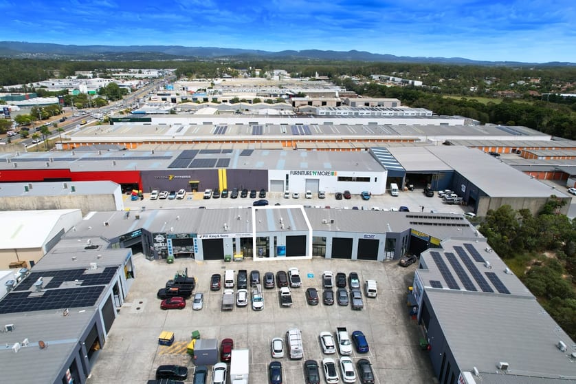 Click to view all images Unit 7 8 Centre View Drive Biggera Waters QLD 4216 - Image 2