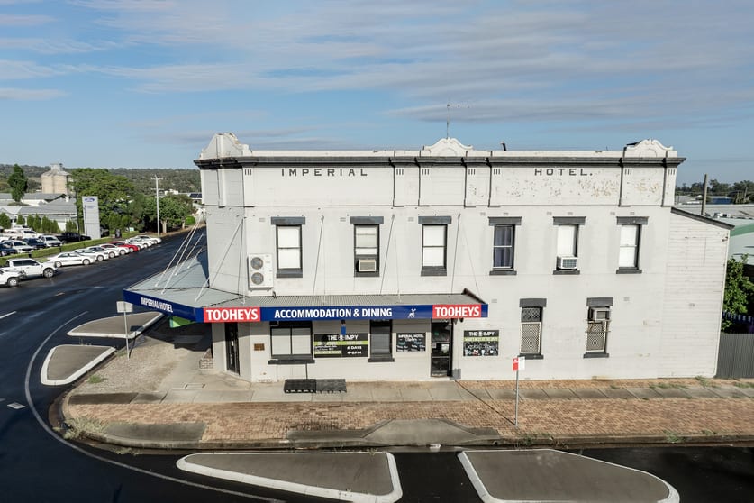 Click to view all images 16 Chandos Street Gunnedah NSW 2380 - Image 2