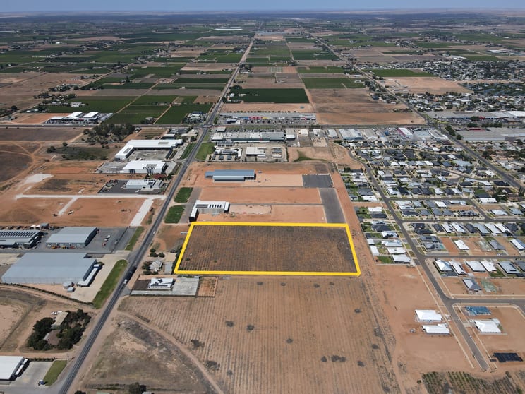 Click to view all images 2/665-683 Benetook Ave Mildura VIC 3500 - Image 2