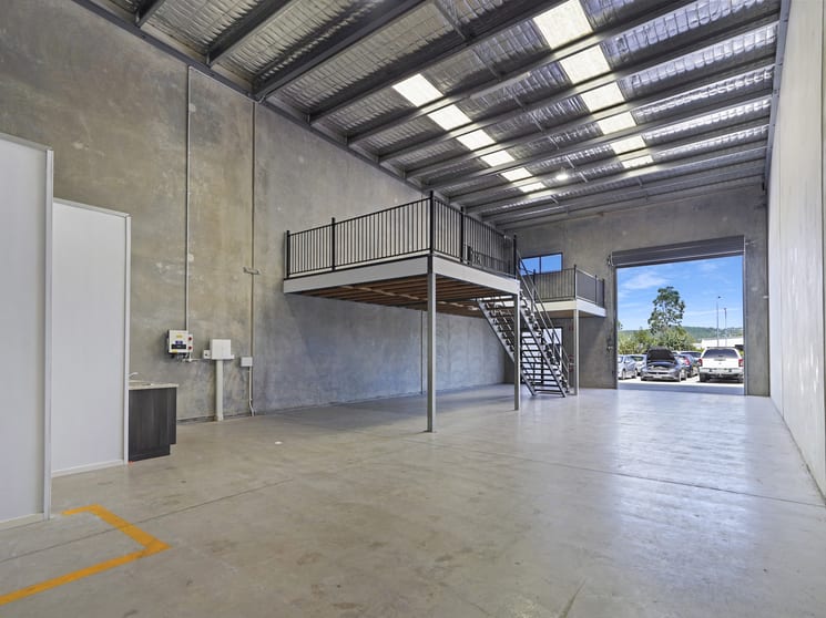 Click to view all images 4/2 Lomandra Place Coolum Beach QLD 4573 - Image 3