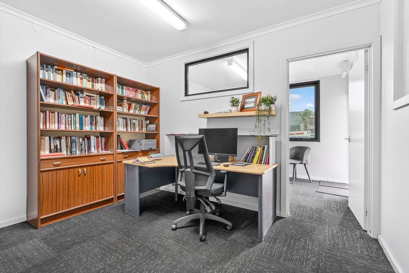 Click to view all images 8 Dendle Street Grovedale VIC 3216 - Image 3