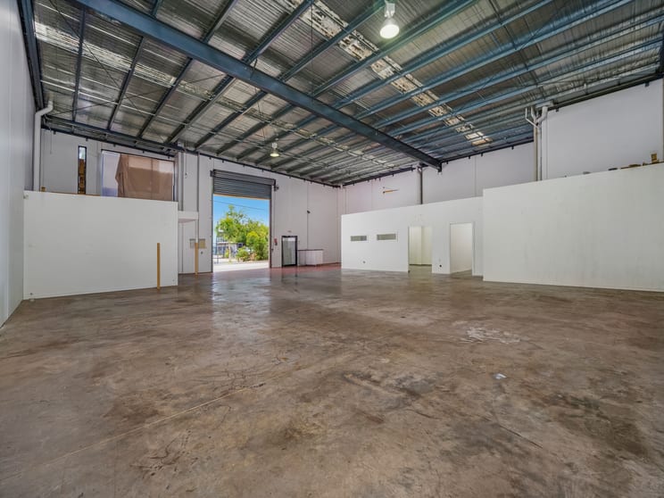 Click to view all images 20A Sir Laurence Drive Seaford VIC 3198 - Image 3