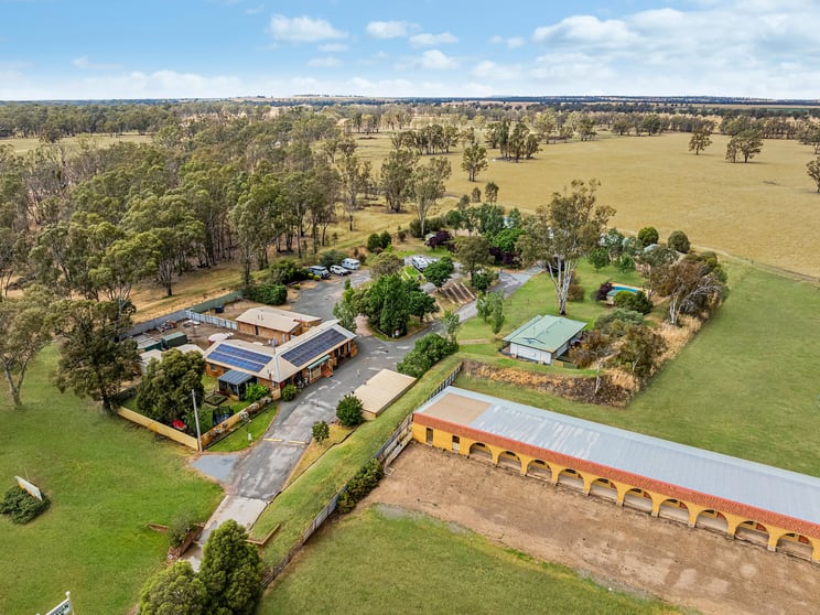 Click to view all images 16322 Newell Highway Narrandera NSW 2700 - Image 2