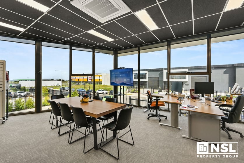 Click to view all images 18 Robbins Circuit Williamstown North VIC 3016 - Image 3