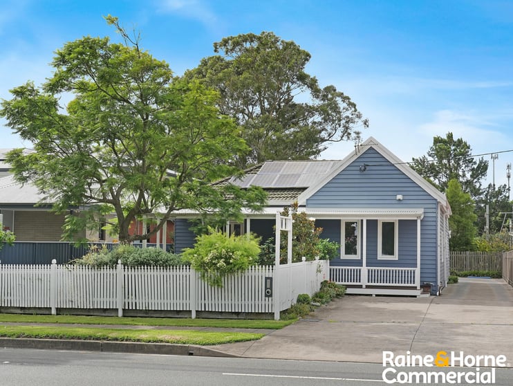 Click to view all images 193 Princes Highway Unanderra NSW 2526 - Image 1