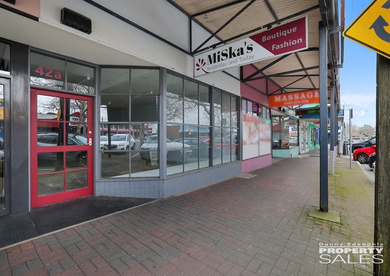 2/42 Moore Street Moe VIC 3825 - Image 1