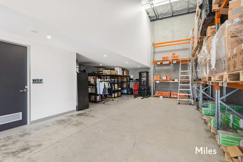 Click to view all images 15/22 Keon Parade Thomastown VIC 3074 - Image 3
