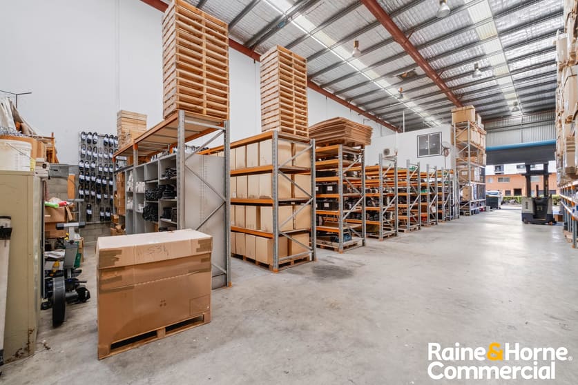 Click to view all images 2/2 Jenner Street Nundah QLD 4012 - Image 3
