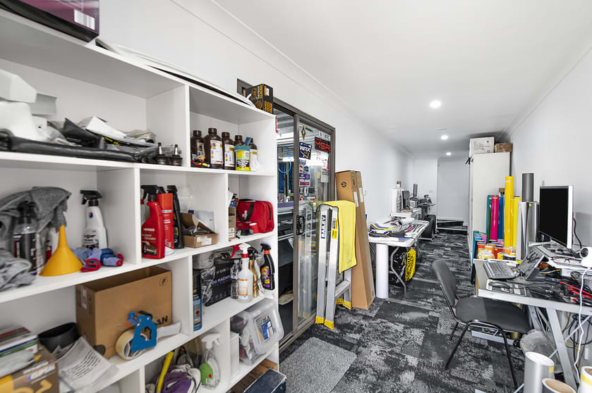 Click to view all images 5/4 Colony Close Tuggerah NSW 2259 - Image 3