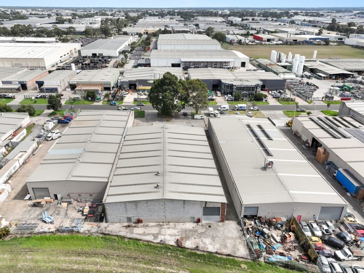 Click to view all images 1/24 & 2/24 Commercial Drive Dandenong South VIC 3175 - Image 3