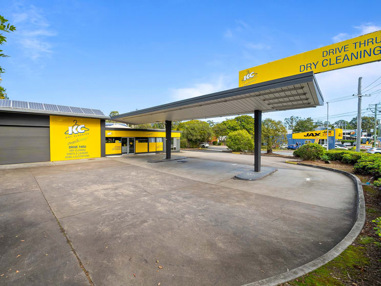 Click to view all images 520 Samford Road Mitchelton QLD 4053 - Image 3