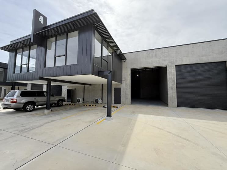 Unit 4/17 Norfolk Avenue South Nowra NSW 2541 - Image 1