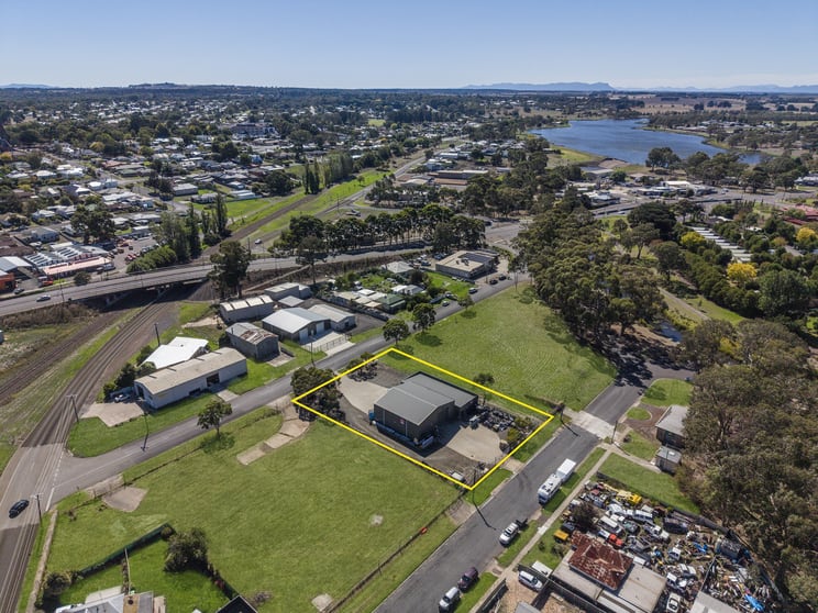 8 Abbott Street Hamilton VIC 3300 - Image 1