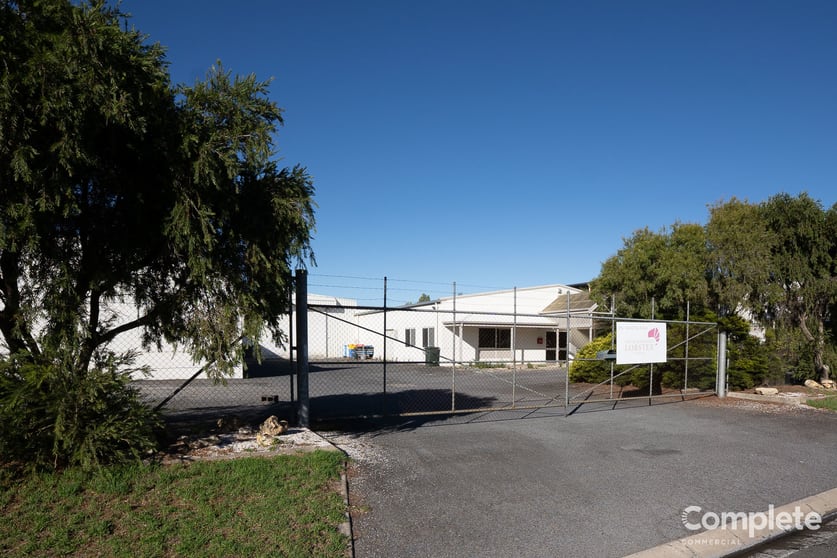 Click to view all images 15 FAIRLANE DRIVE Mount Gambier SA 5290 - Image 3
