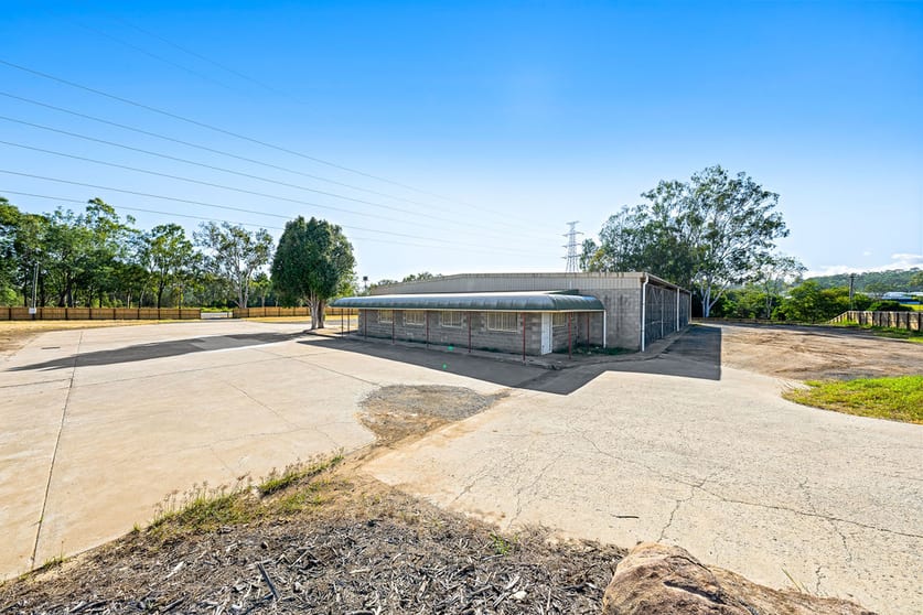 Click to view all images 638 Redbank Plains Road Redbank Plains QLD 4301 - Image 3