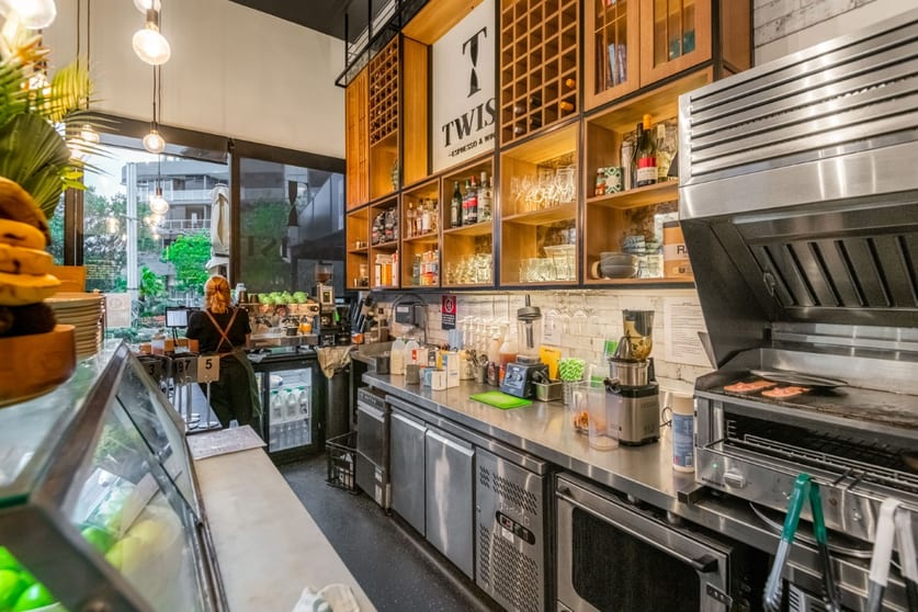 23/23 Howard Avenue Dee Why NSW 2099 - Image 3