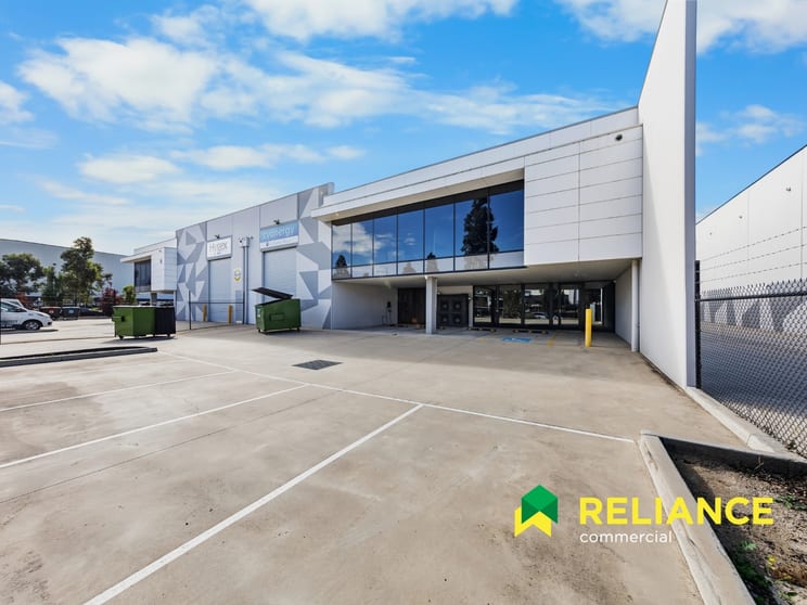 Click to view all images 16 Fastline Road Truganina VIC 3029 - Image 2