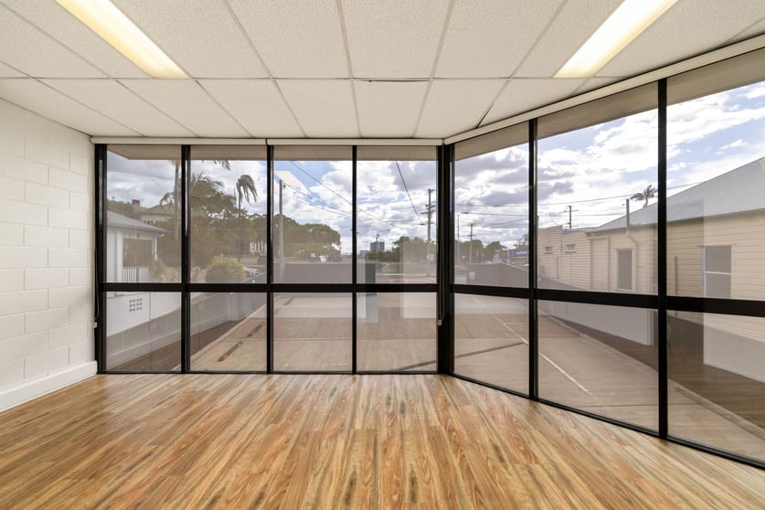 Click to view all images 125 Kirkland Avenue Coorparoo QLD 4151 - Image 3