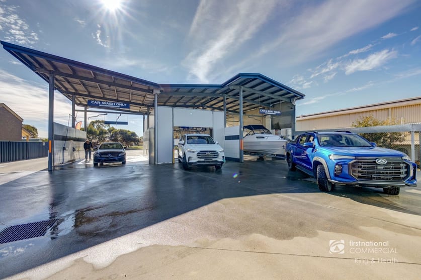 Click to view all images 21 Paynesville Road Paynesville VIC 3880 - Image 2