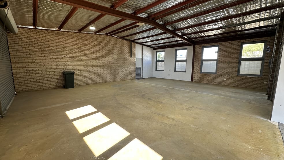 5 Queen Street Merredin WA 6415 - Image 2