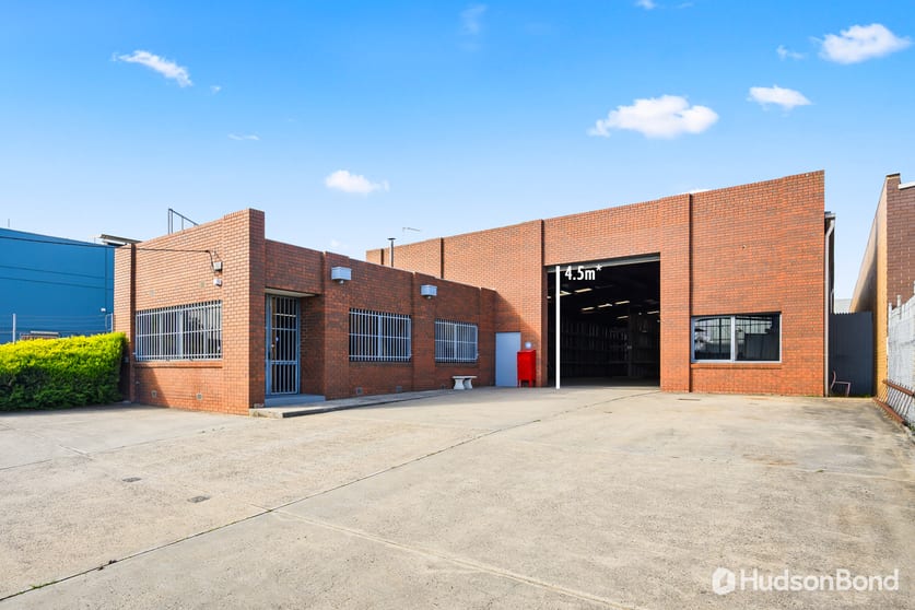 28 Blaxland Avenue Thomastown VIC 3074 - Image 2