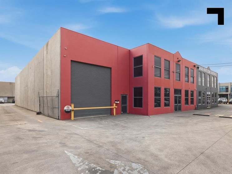 Click to view all images 556 Somerville Road Sunshine West VIC 3020 - Image 2