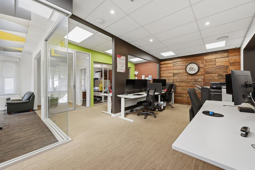 Click to view all images Office & Warehouse Facility/26 Pardoe Street East Devonport TAS 7310 - Image 2