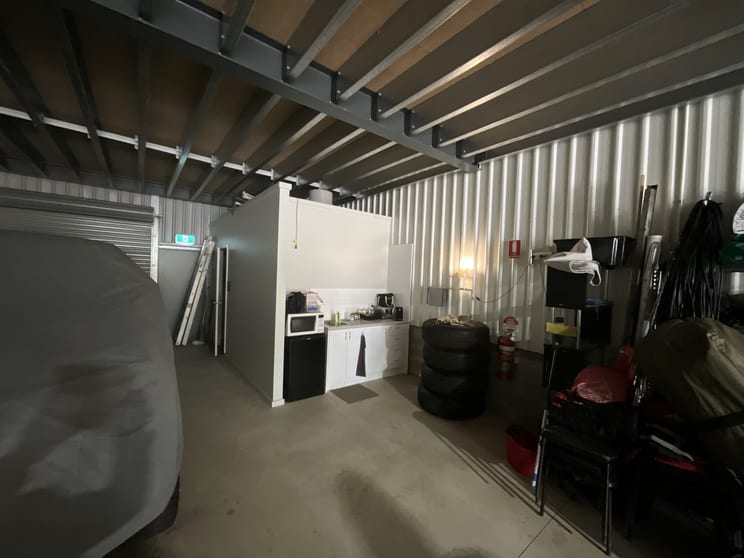 Click to view all images 4/51 Alliance Ave Morisset NSW 2264 - Image 5