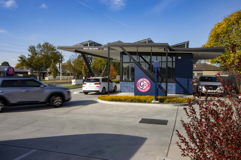 Click to view all images 308-310 York Street Sale VIC 3850 - Image 3