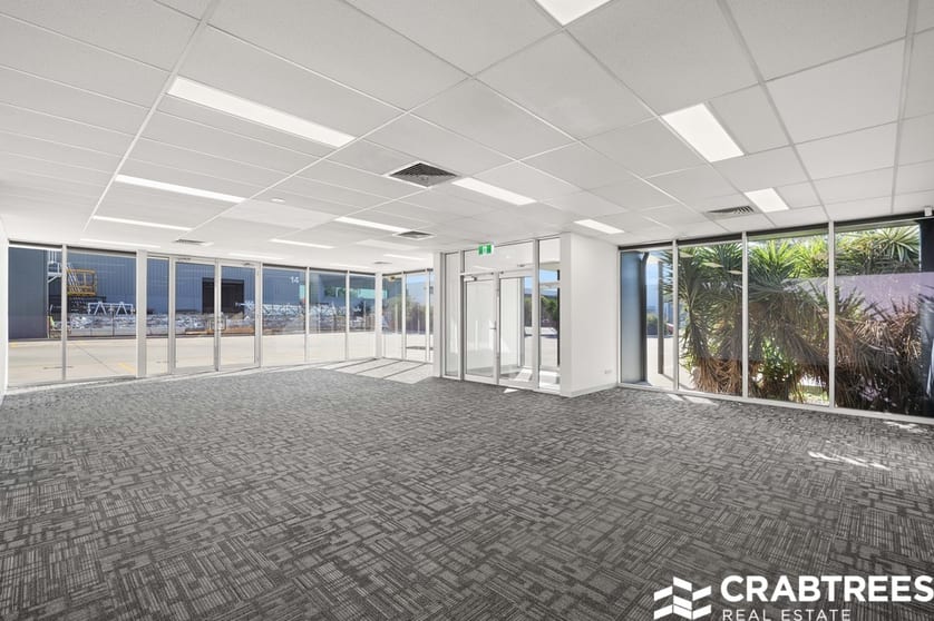 Click to view all images 10 Adams Court Sunshine West VIC 3020 - Image 3