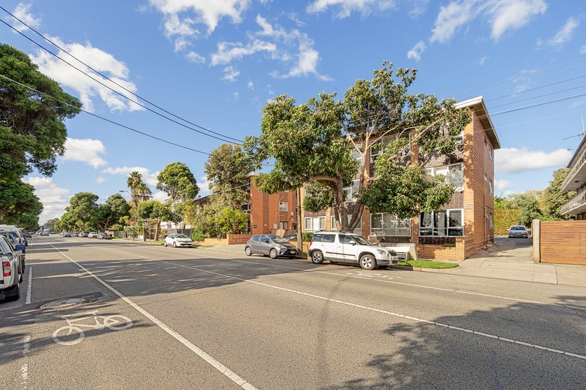 Click to view all images 124 Glen Huntly Road Elwood VIC 3184 - Image 4
