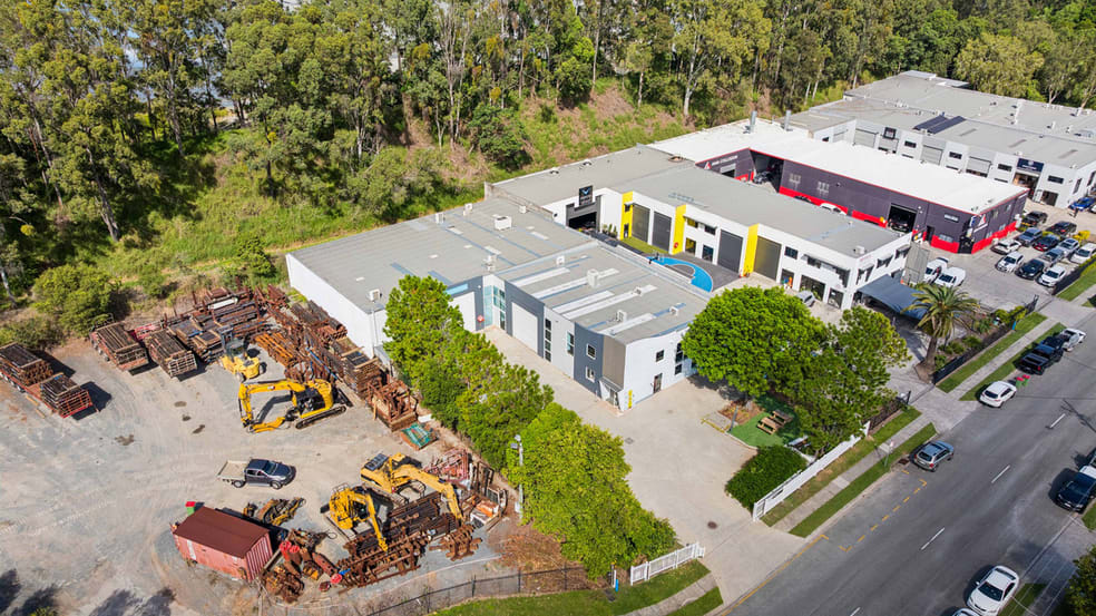 Click to view all images 24 Fremantle Street Burleigh Heads QLD 4220 - Image 3
